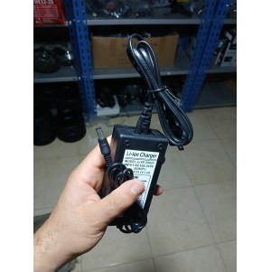 شاحن 24 فولت مخرج عادي 