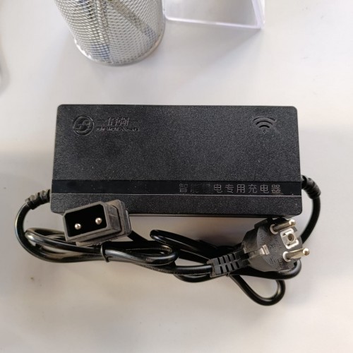 شاحن لثيوم 48 فولت كيواي بي 